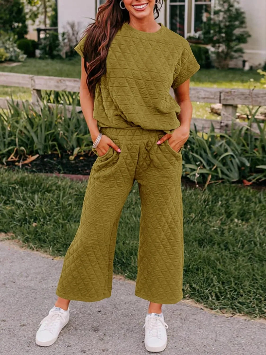 Fazortev Women's 2 Piece Outfits Quilted Lightweight Short Sleeve Tops and Cropped Pants Lounge Set