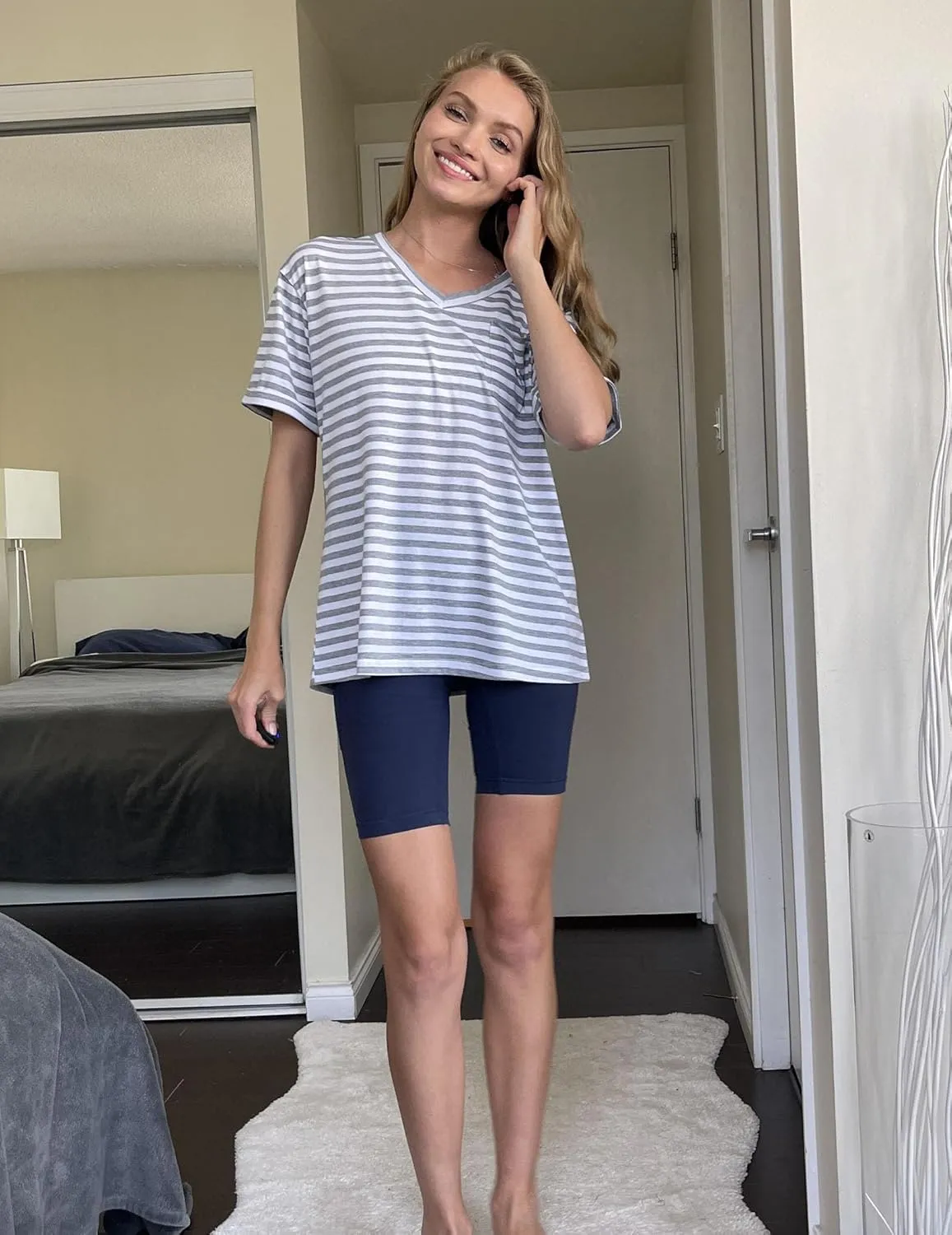 HOTOUCH Women Oversized T Shirts V Neck Short Sleeve Tees Casual Loose Tunic Summer Tops with Pocket